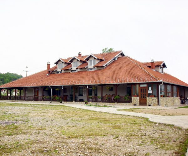 C-9-Parohijski-dom-Vrujci